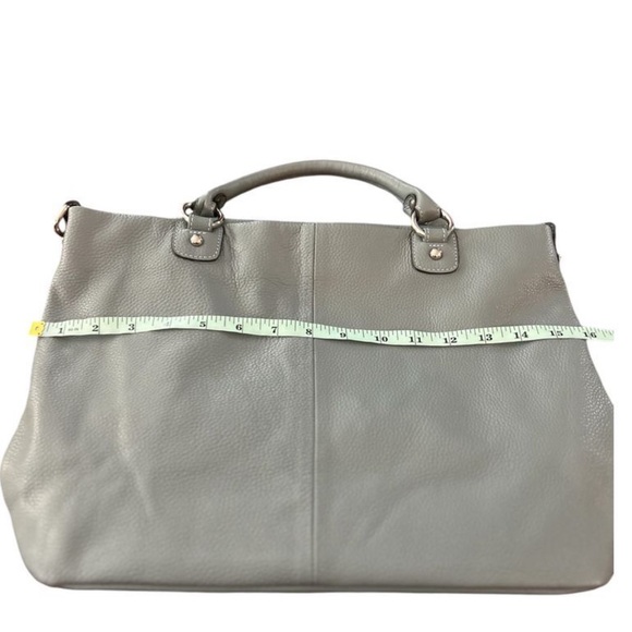 Kaitee Elegant Gray Leather Tote Bag with Silver Hardware and Zipper Detail - Picture 5 of 11